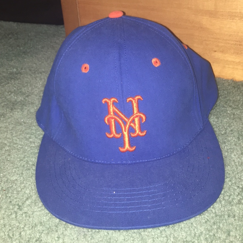 NY Mets hat, never worn!